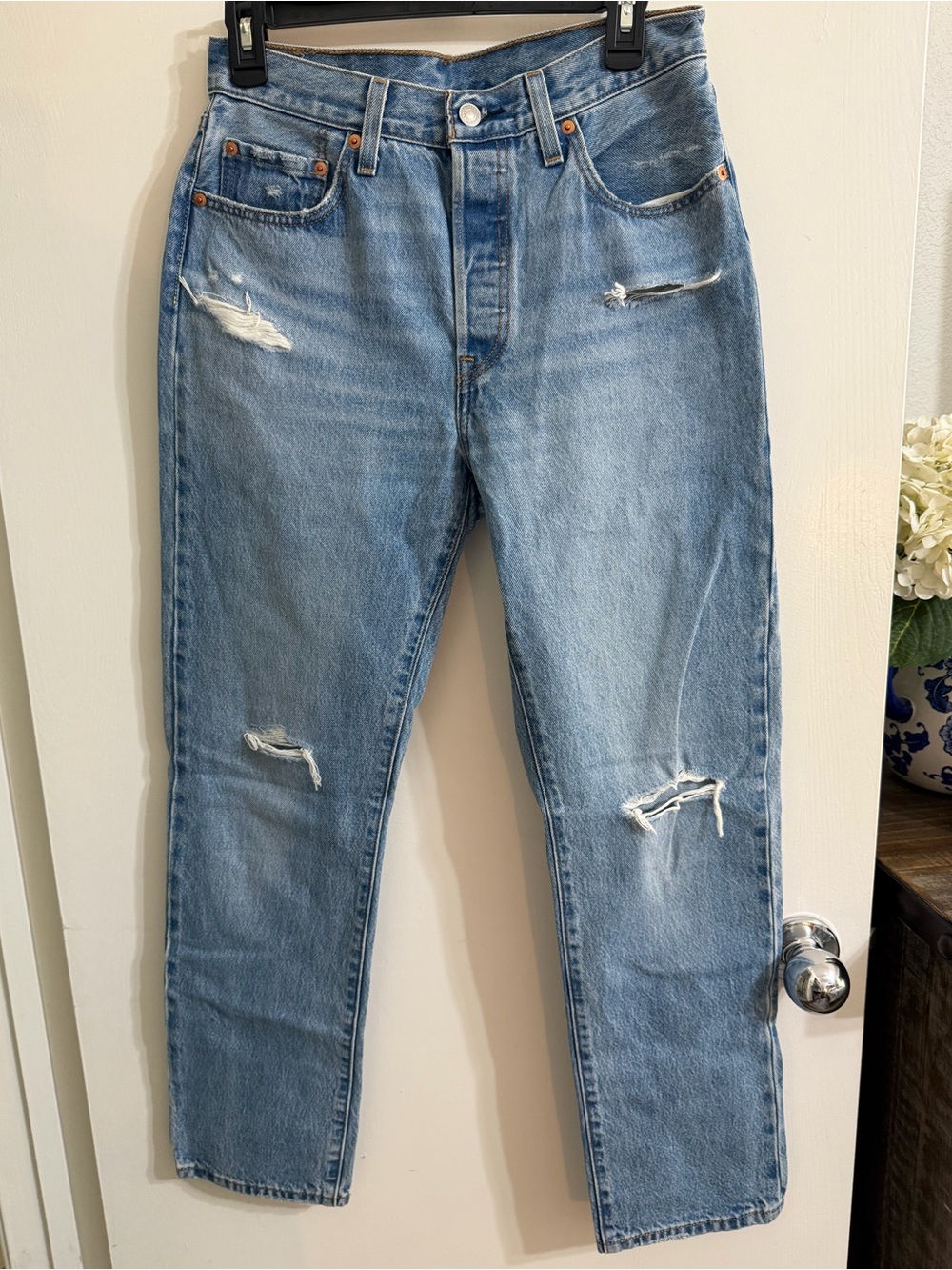 Classic Light Blue Distressed Women’s 501 Levi Jeans